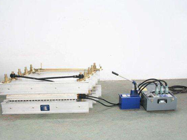Electric-heating conveyor belt hot vulcanizing press machine